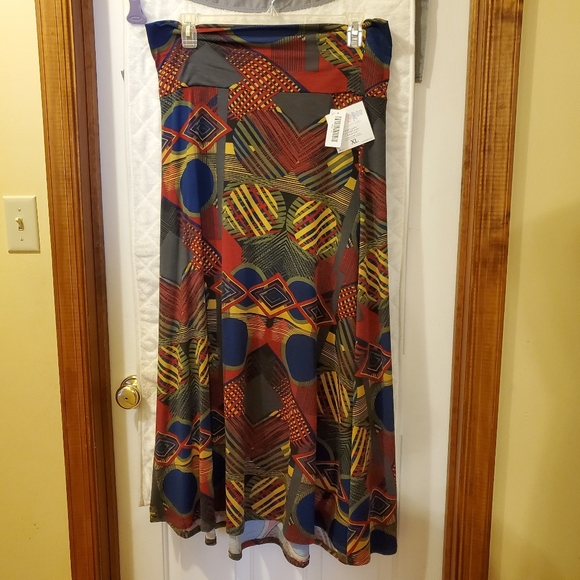 LuLaRoe Dresses & Skirts - LuLaRoe XL maxi skirt fits up to plus size 2x NWT